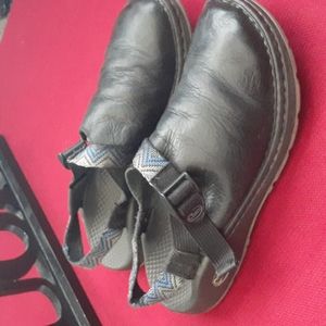 CHACO TOECOP CLOGS LEATHER